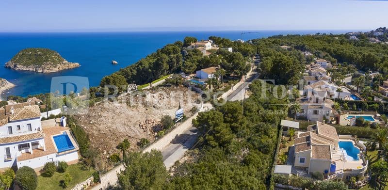 New build villa project with spectacular sea views located in Mar Azul, Jávea.