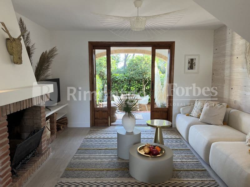 Charming townhouse, located just 50m from La Caleta beach in Jávea