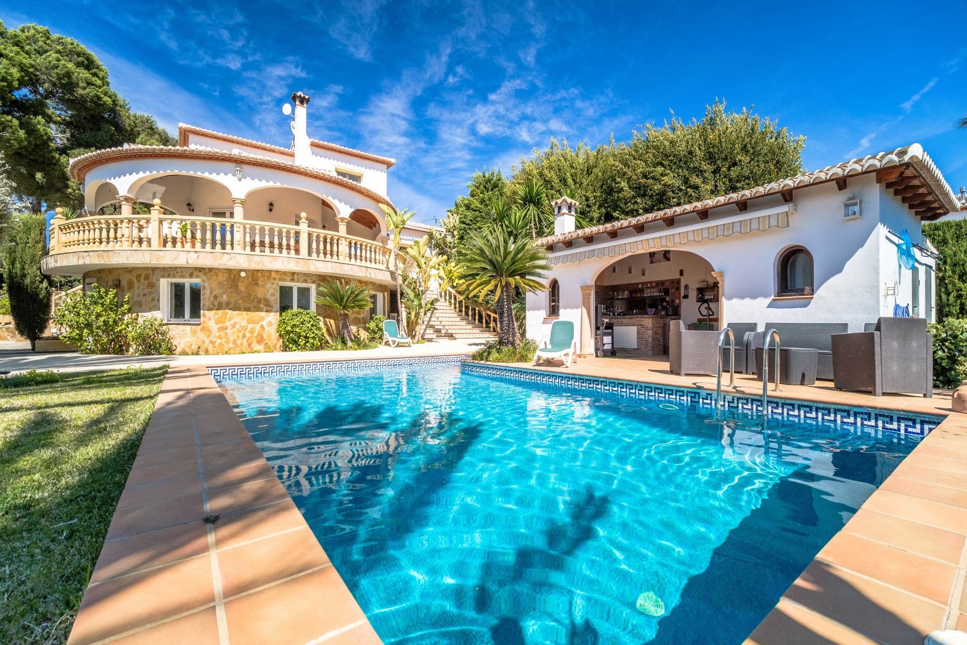 Exclusive Mediterranean-style villa a short distance away from the beach in Portichol, Jávea.