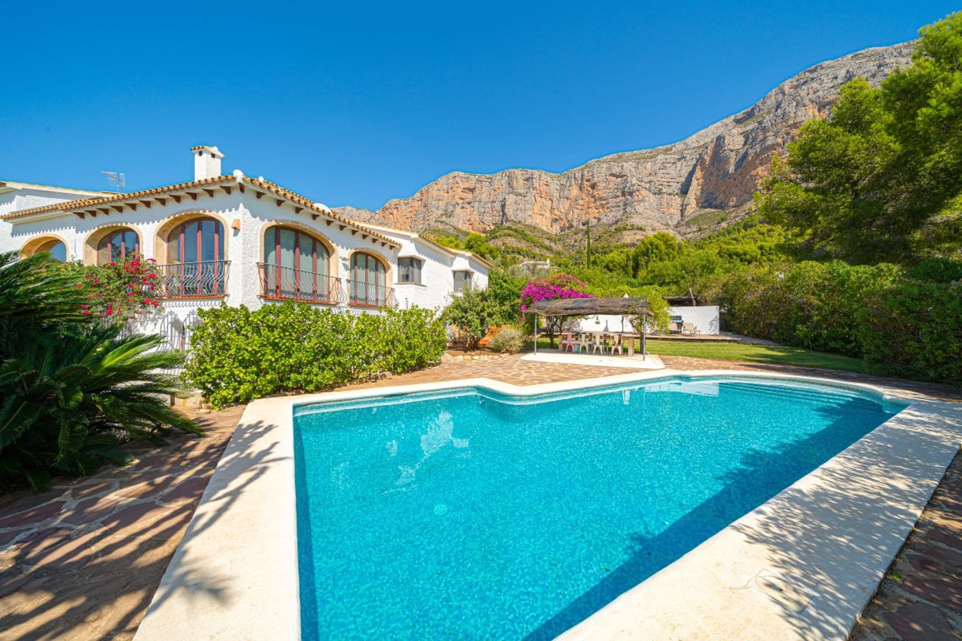Villa à vendre entièrement rénovée à El Montgó, Jávea (Alicante)