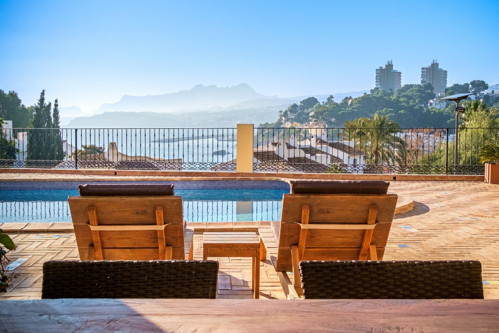 Villa im mediterranen Stil mit Meerblick in Moraira, Alicante, nur wenige Meter vom Strand Portet entfernt