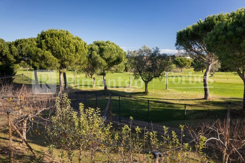 Luxuriöse Villa mit Blick auf den Golf und die Pyrenäen in Peralada, Girona.